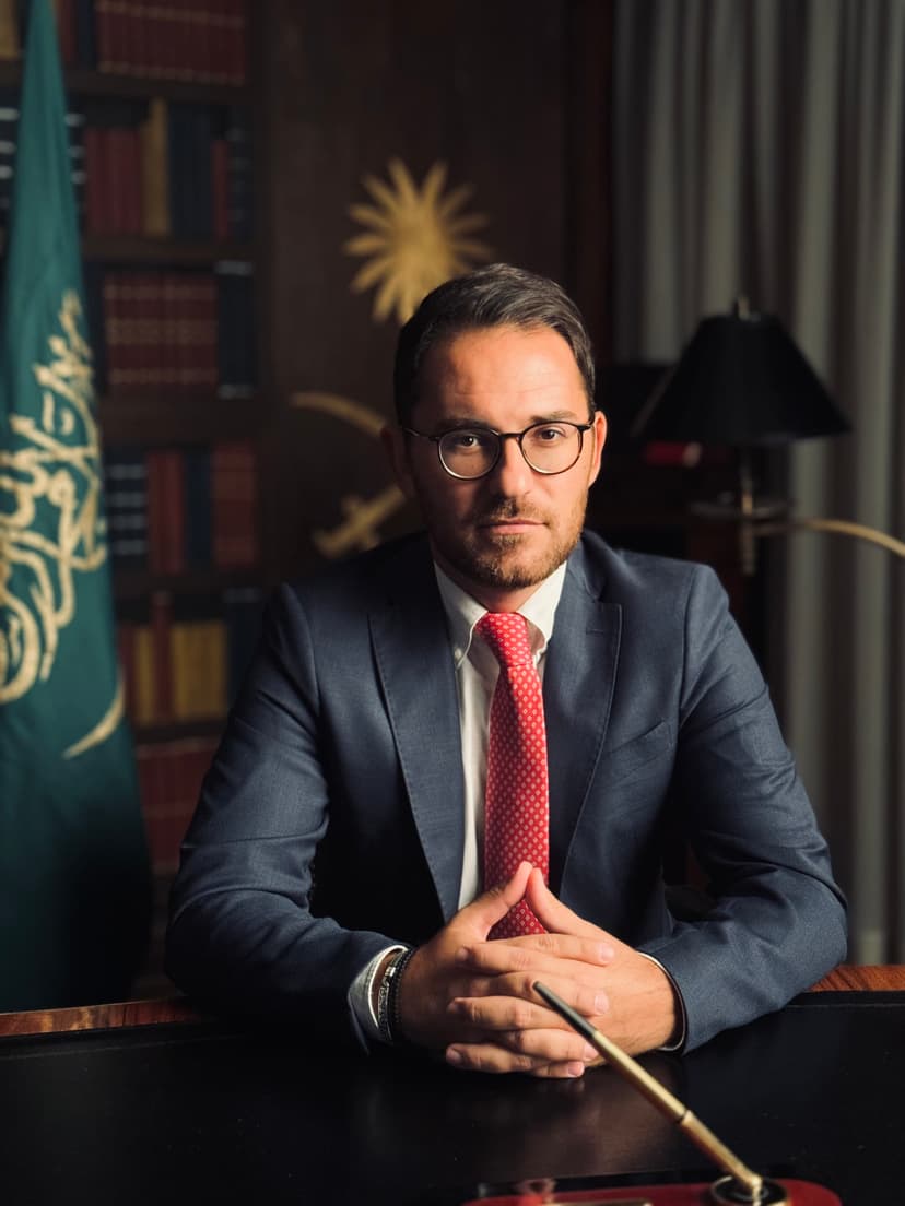 Kledis Brahimi: Një histori frymëzimi nga traditat shqiptare deri tek perfeksioni ndërkombëtar në hoteleri